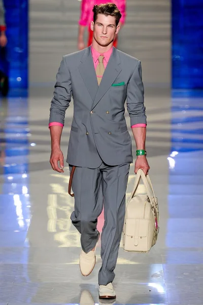 Look 30